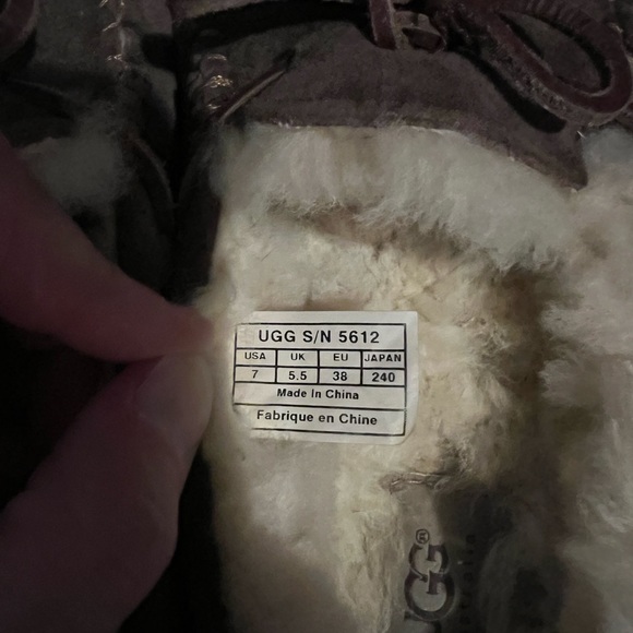 UGG moccasin shoes - Picture 6 of 6